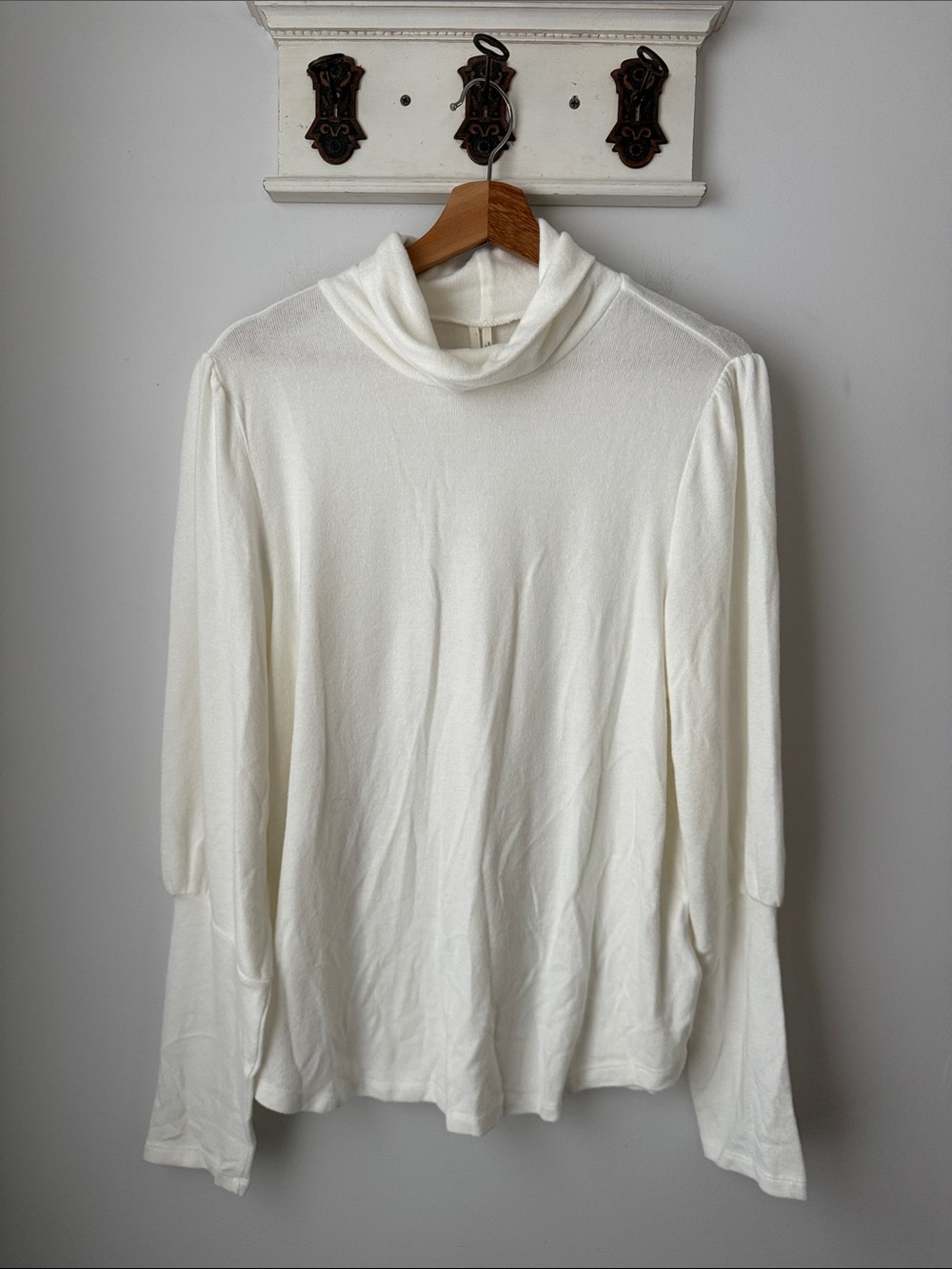 Anthropologie Ivory Draped Turtleneck Sweater puffed sleeve Lightweight Top
